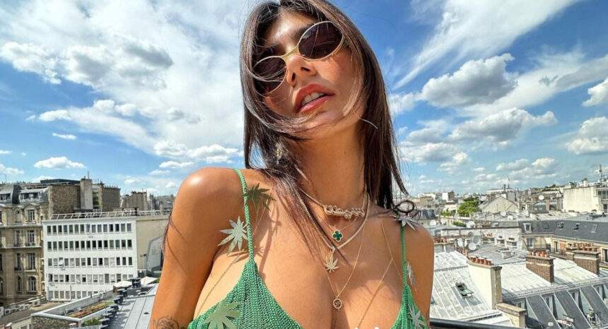 Mia Khalifa goes viral as she poses n*de behind a giant flower bouquet – See the pic here