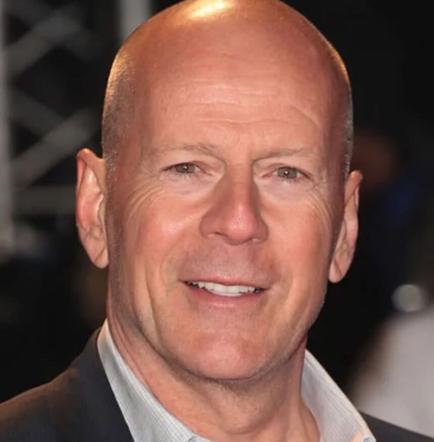 Bruce Willis pictured in heartbreaking moment with daughter Scout